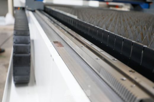 Picture of 12 KW Laser Cutting Machine Double Table With Cover