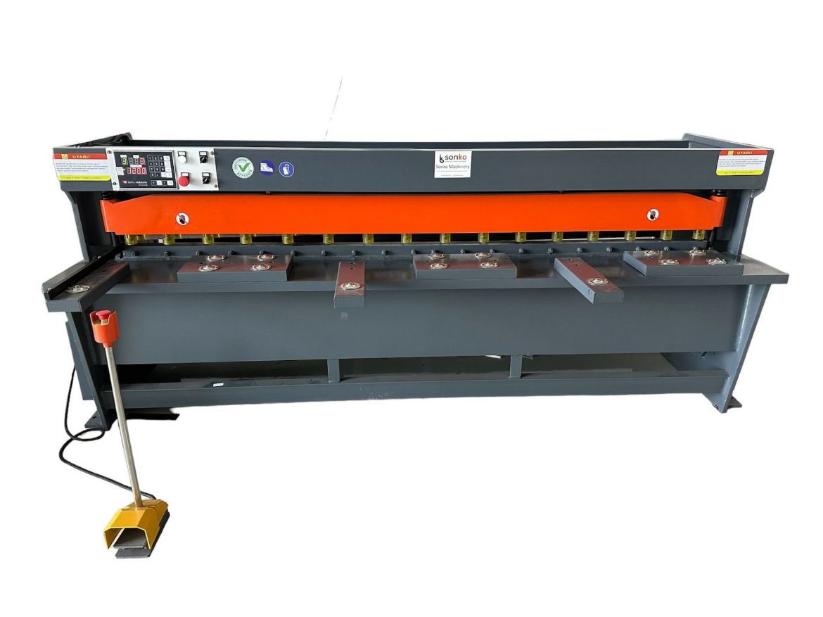 Picture of Guillotine Shears Machine